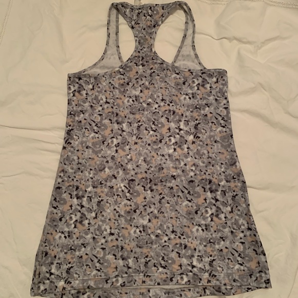 Lululemon basic tank - Picture 2 of 2